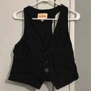 Black button down tank top vest.